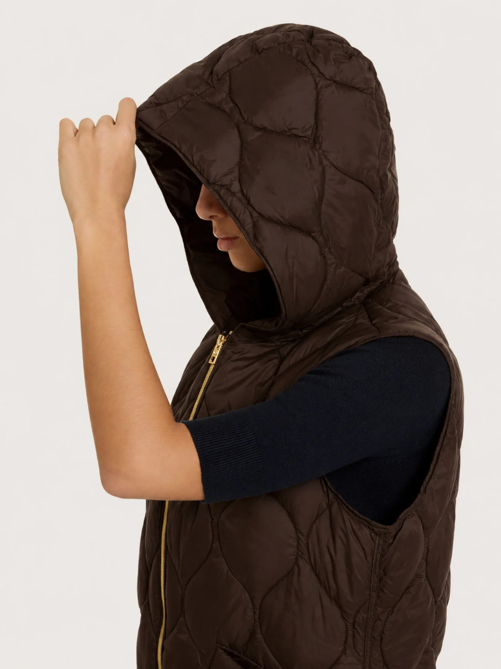 Piumino puffer smanicato con cappuccio Onion Quilt - Chocolate Torte