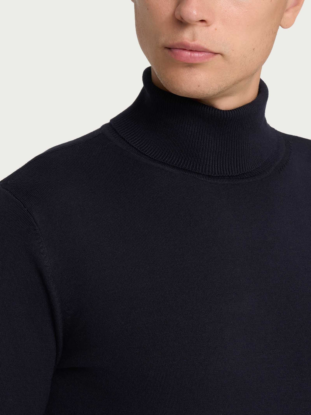 Four Seasons turtleneck