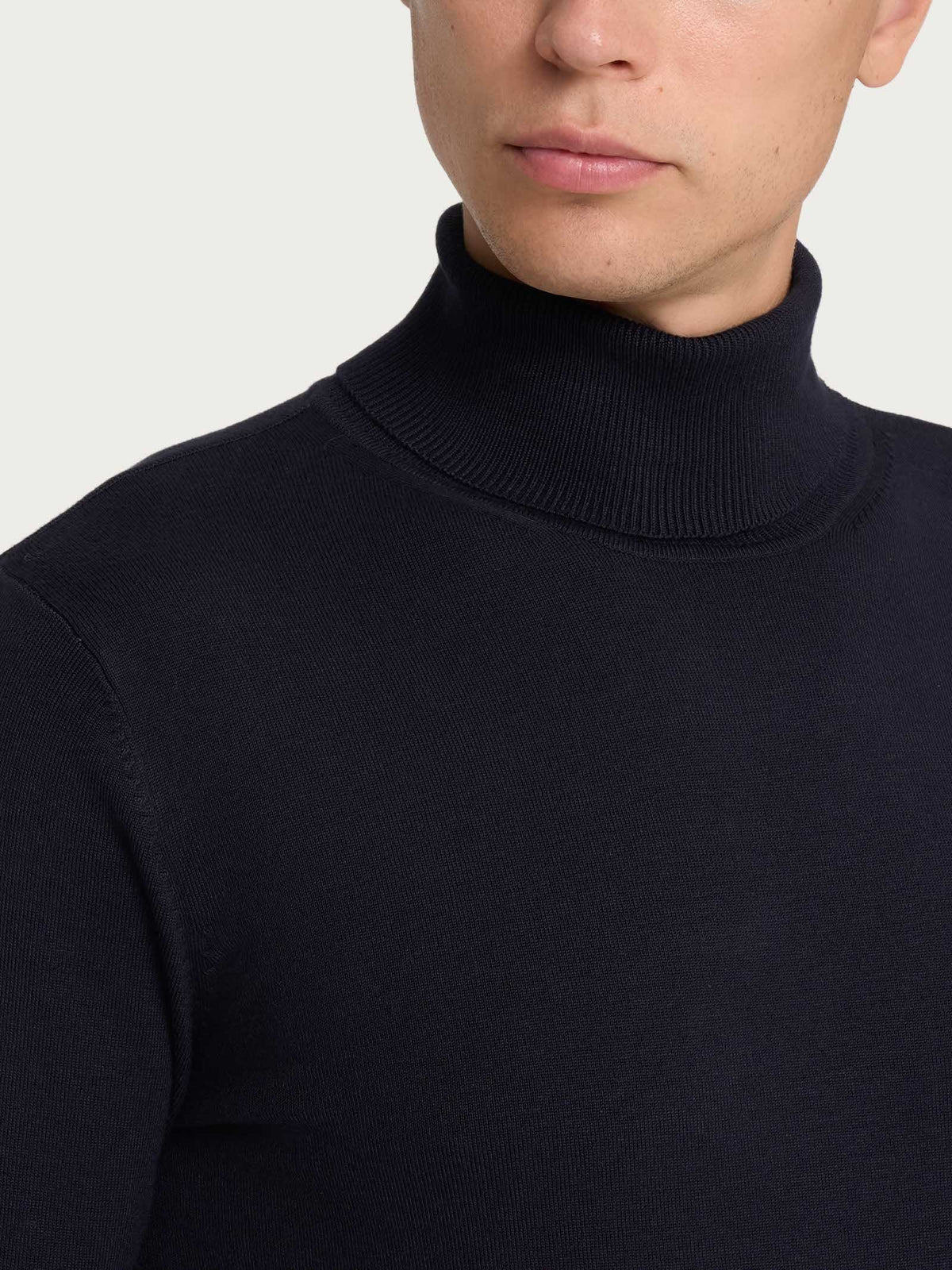 Four Seasons turtleneck